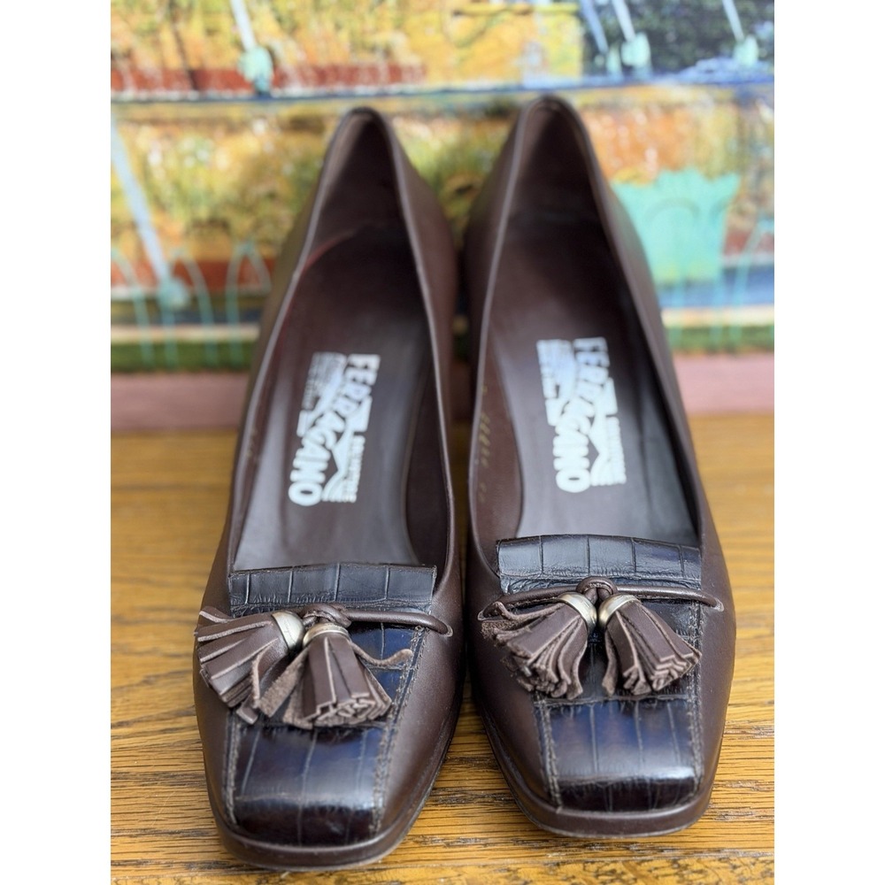 Salvatore Ferragamo Gancini Pumps 7 Brown Excellent Condition! Worn 1X